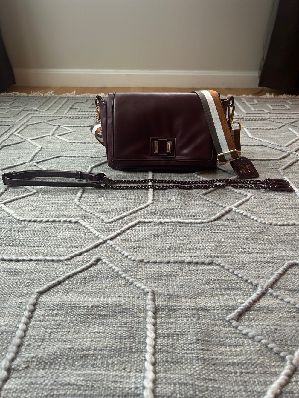 Steve Madden Burgundy Vegan Leather Crossbody/Shoulder Bag w 2 Removable Straps - Picture 5 of 16